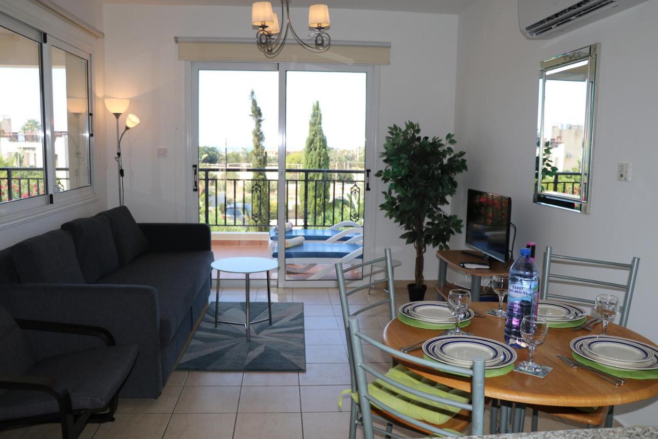 Sunset Apartment With Pool & 10 Mins To Venus Beach Paphos Exterior foto
